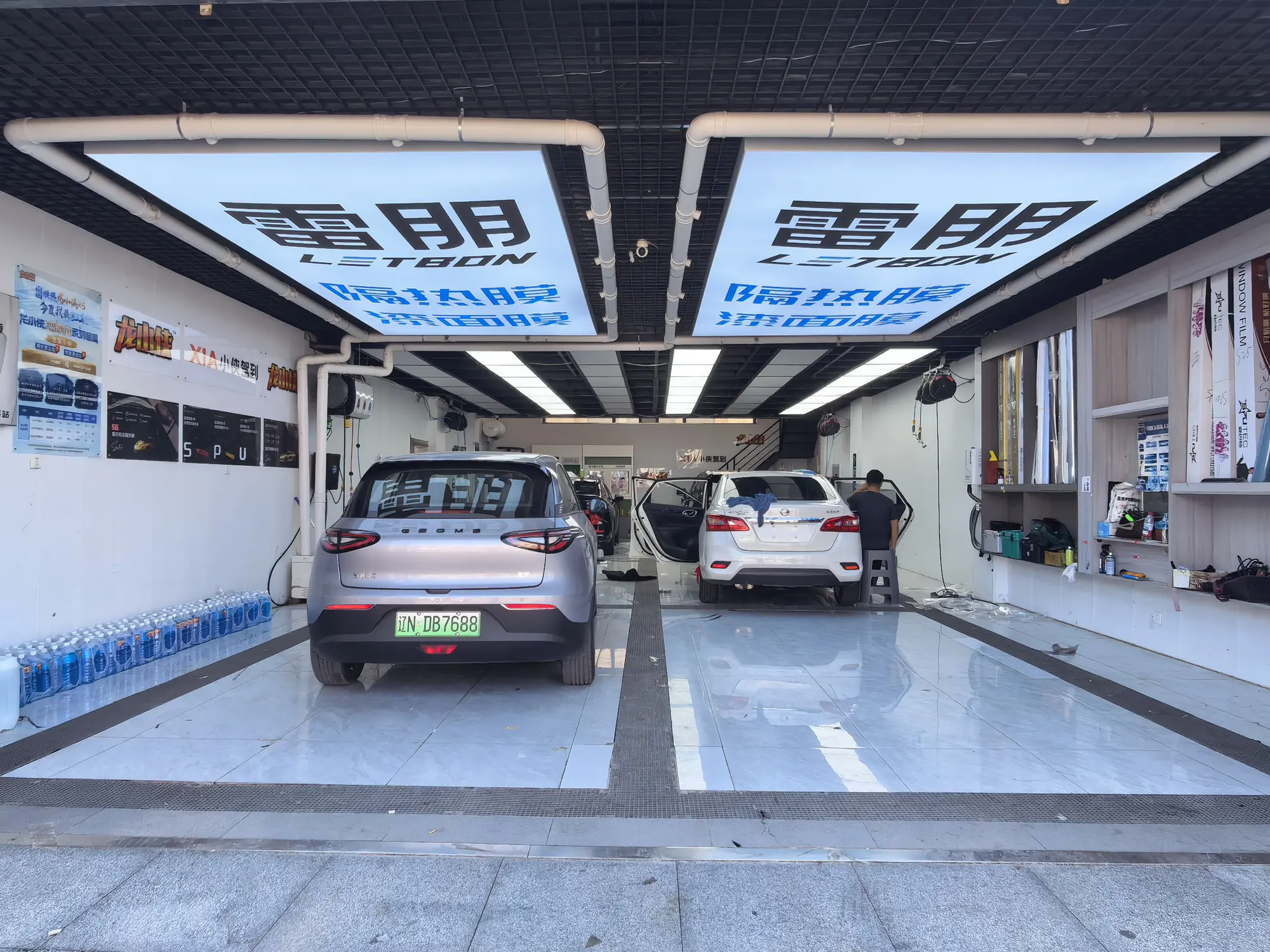 汽车隔热窗膜相关门店实景